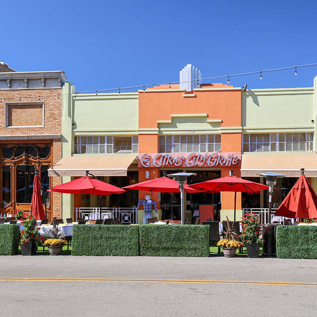 View Photos of Orange, CA Apartments for Rent Gallery